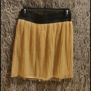 2b Bebe skirt